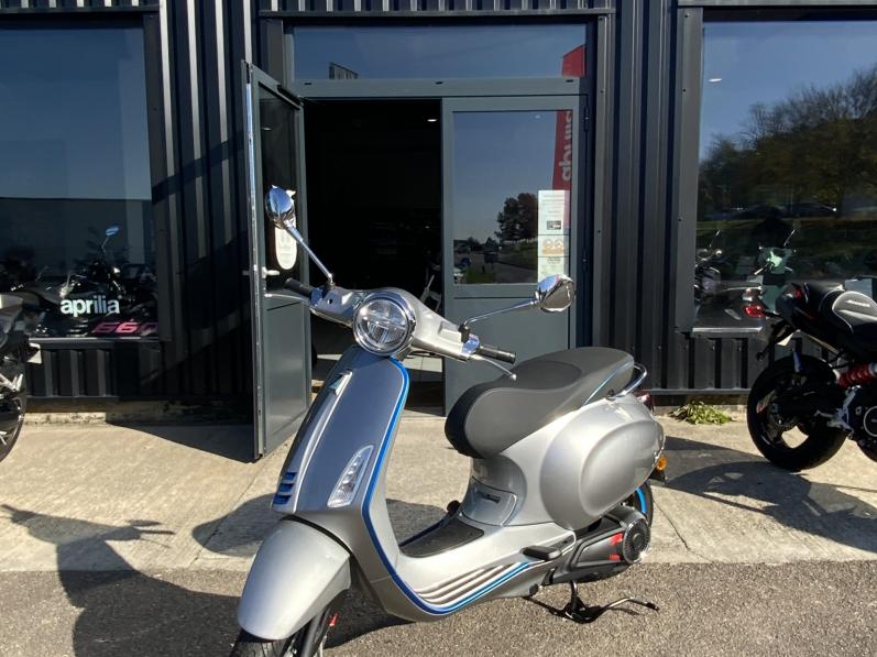 VESPA PRIMAVERA 125